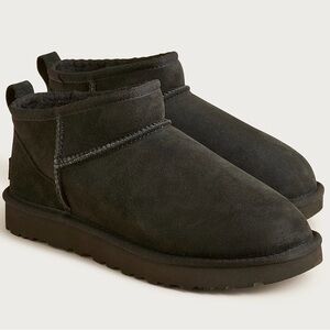 UGG Men's Black Short Suede Boot